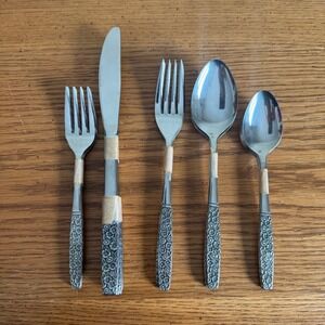 Rogers Japan Stainless Steel MCM Flatware Floral Bouquet 20 pc Setting